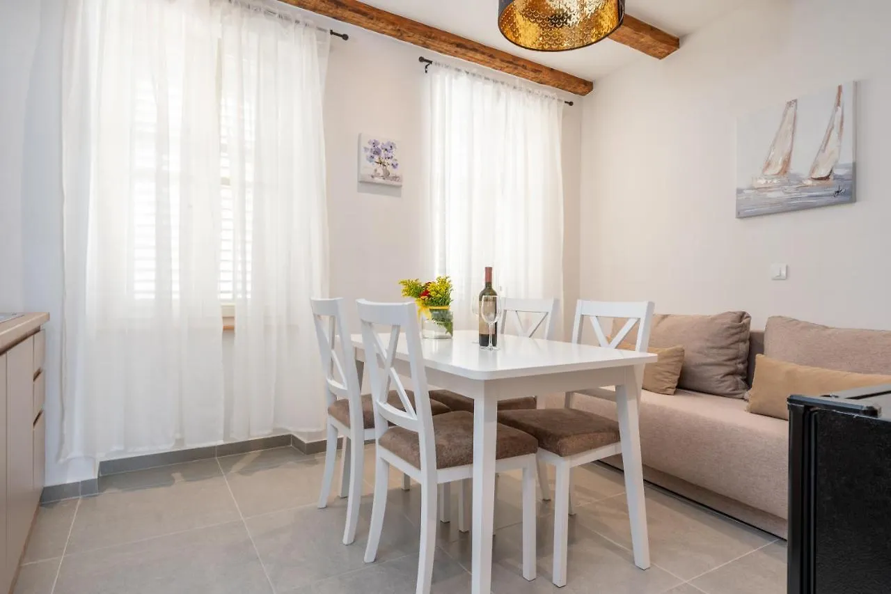 Aaa Apartments & Rooms With Free Parking Pula Croatia
